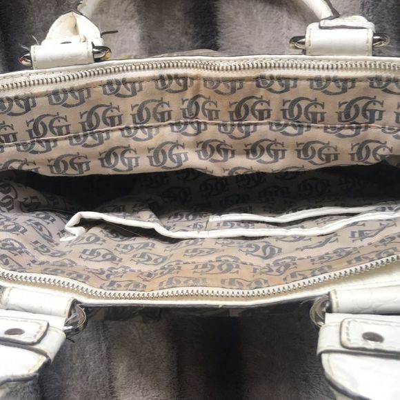 Guess purse / hand bag - Picture 2 of 4